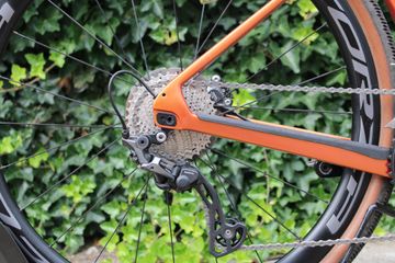 Used Giant Revolt Advanced 2 2025 2025 Road & Gravel, Orange — image 17 of 36