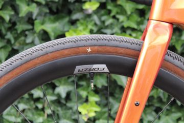 Used Giant Revolt Advanced 2 2025 2025 Road & Gravel, Orange — image 6 of 36