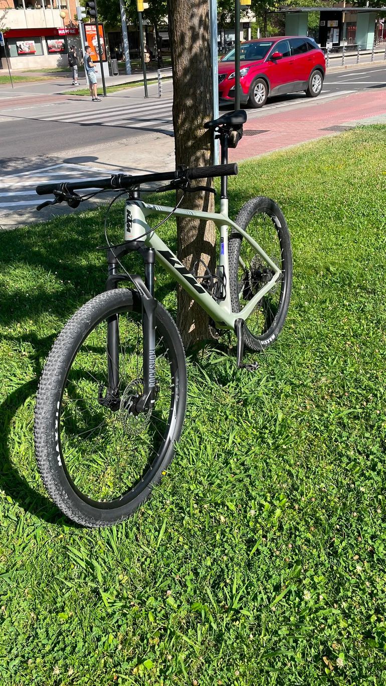 Gebrauchtes KTM MYROON PRO 2025 2025 Mountainbike, Hellgrau, 29 — Bild 2 von 11