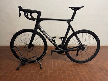 Trek Madone SL 6 Gen 8 2025 2025 Road & Gravel usato