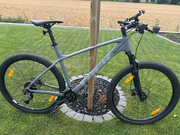 Gebrauchtes Trek X-Caliber 7 2020 2020 Mountainbike, Hellgrau, 27.5 — Bild 2 von 7