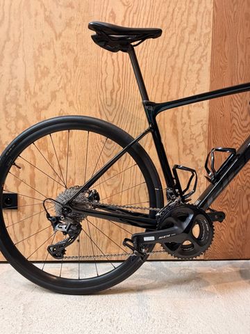 Tweedehands Giant Defy Advanced 1 2022 2022 Road & Gravel — afbeelding 11 van 14