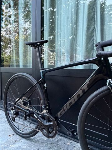 Tweedehands Giant Defy Advanced 1 2022 2022 Road & Gravel — afbeelding 3 van 14