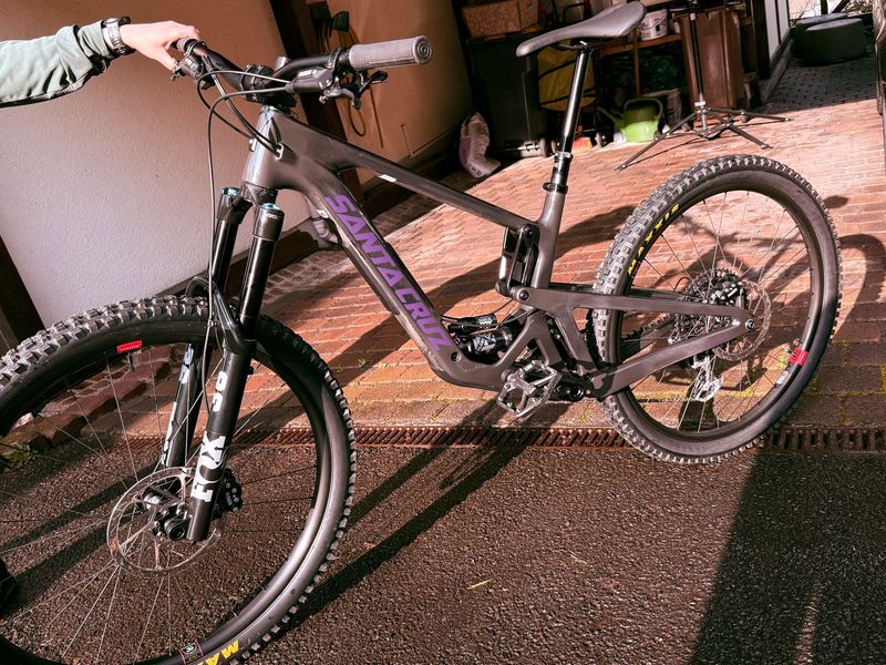 Used Santa Cruz Bronson Other SRAM 2026 Mountainbike, Black — image 1 of 8
