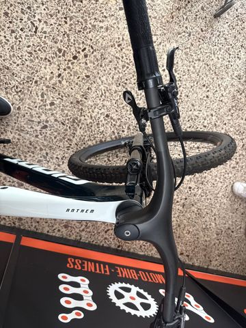 Używany Giant Anthem Advanced SL 2 2026 2026 Mountainbike — zdjęcie 4 z 4