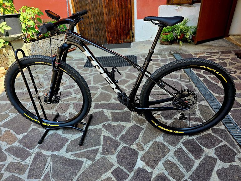 Brugt Trek Procaliber 9.6 Gen 3 2025 2025 Mountainbike — billede 3 af 7