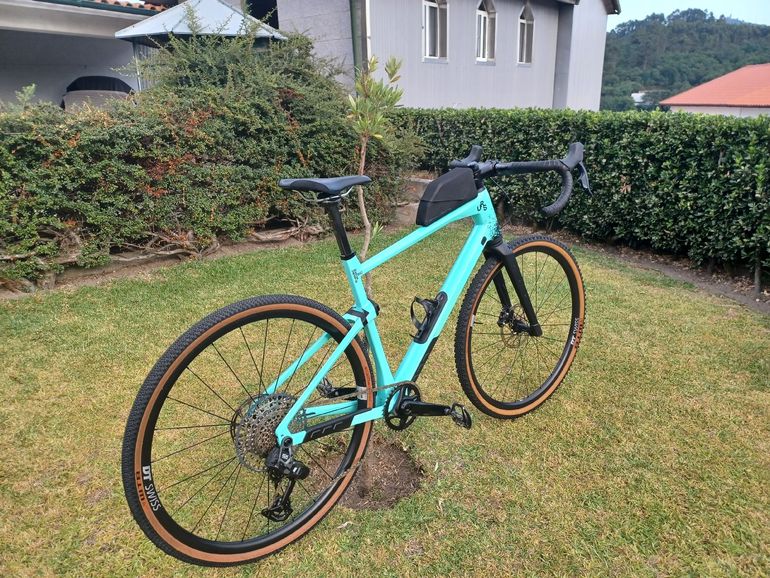 Używany BMC URS 01 LT TWO 2024 2024 Road & Gravel — zdjęcie 15 z 48