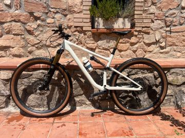 Used Specialized Epic EVO Pro 2023 2023 Mountainbike, White, 29 — image 2 of 5