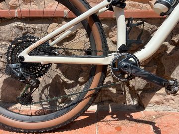 Used Specialized Epic EVO Pro 2023 2023 Mountainbike, White, 29 — image 3 of 5