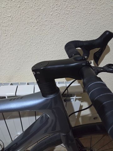 Gebrauchtes Giant Defy Advanced Pro 1 2022 2022 Road & Gravel, Hellgrau — Bild 14 von 15