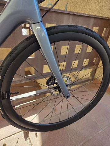 Gebrauchtes Giant Defy Advanced Pro 1 2022 2022 Road & Gravel, Hellgrau — Bild 8 von 15