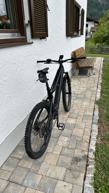 Used M1 Custom Shimano Deore XT 2024 Mountainbike, Black — image 8 of 9
