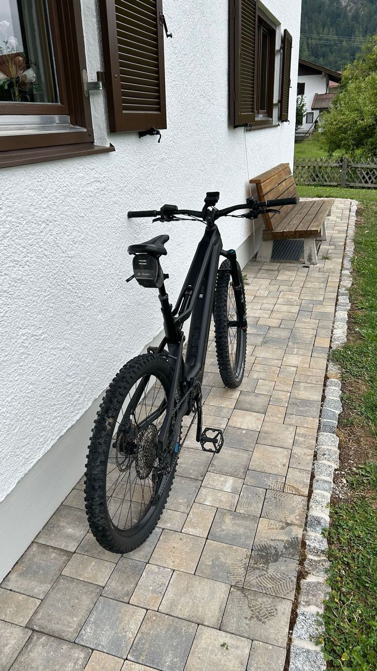 Used M1 Custom Shimano Deore XT 2024 Mountainbike, Black — image 8 of 9