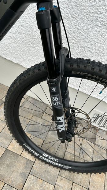 Used M1 Custom Shimano Deore XT 2024 Mountainbike, Black — image 6 of 9