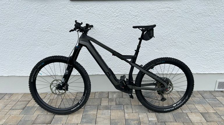 Used M1 Custom Shimano Deore XT 2024 Mountainbike, Black — image 2 of 9