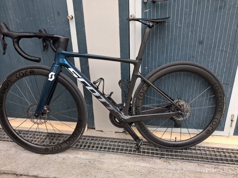 Brugt Scott Addict RC 10 2023 2023 Road & Gravel — billede 2 af 5