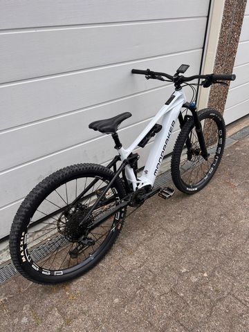 Used Mondraker CHASER R 2023 2023 Mountainbike, White, 29 — image 3 of 10