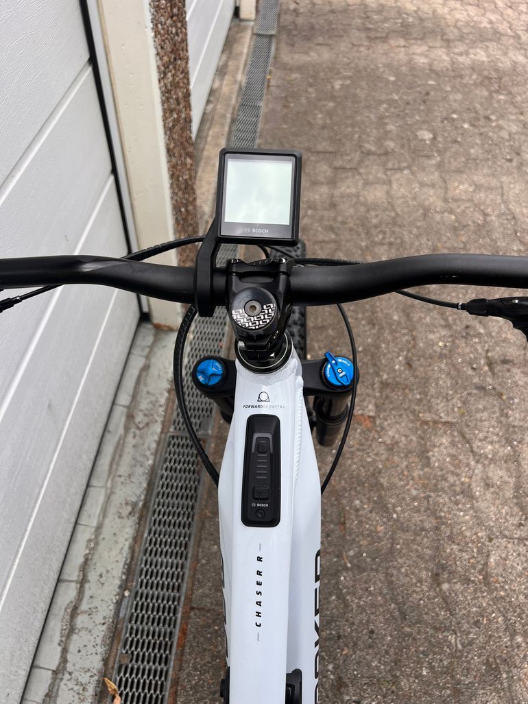 Używany Mondraker CHASER R 2023 2023 Mountainbike — zdjęcie 9 z 10
