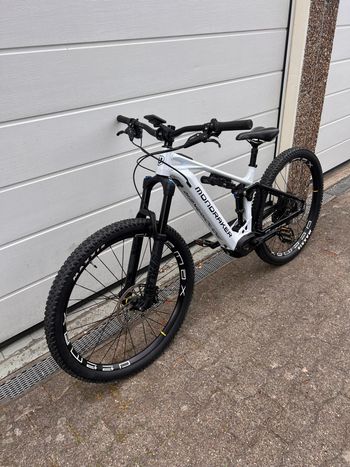 Używany Mondraker CHASER R 2023 2023 Mountainbike — zdjęcie 5 z 10