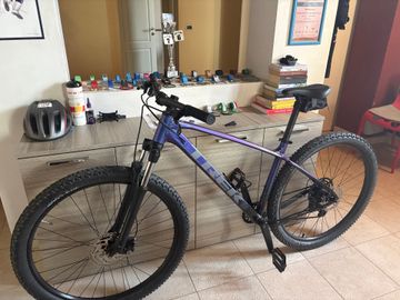 Brugt Trek Marlin 5 Gen 3 2024 2024 Mountainbike — billede 1 af 9