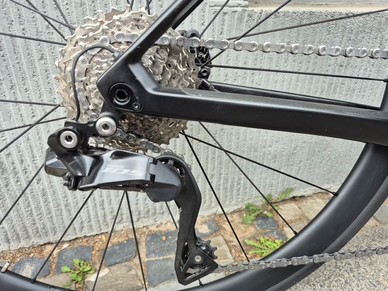 Used BMC Roadmachine FIVE 2024 2024 Road & Gravel, Black — image 6 of 14