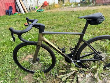 Used Scott Addict Shimano Ultegra Di2 2021 Road & Gravel, Green — image 2 of 7