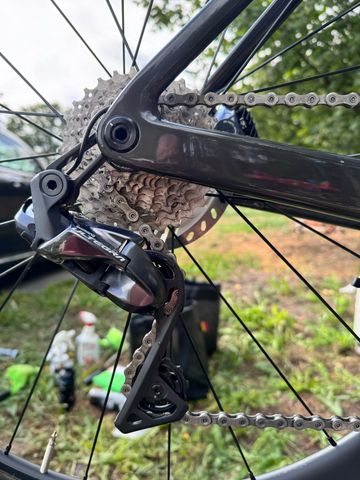 Used Scott Addict Shimano Ultegra Di2 2021 Road & Gravel, Green — image 3 of 7