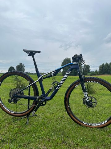 Brugt Canyon Lux CF 7 2022 2022 MTB