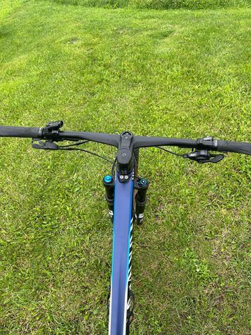 Canyon Lux CF 7 2022 2022 Mountainbike de segunda mano, Azul — imagen 5 de 6