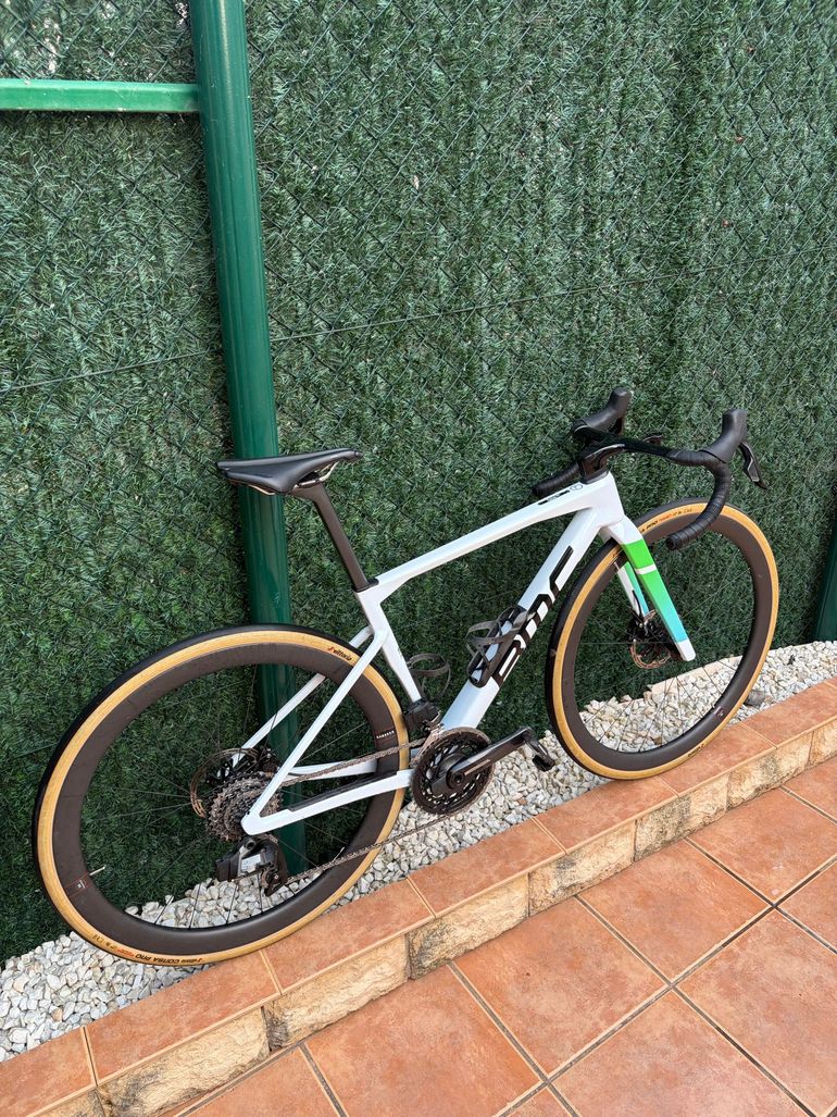 Used BMC Kaius SRAM Force eTap AXS 2024 Road & Gravel, White — image 4 of 4