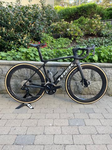 Trek Madone SL 6 2027 2027 Road & Gravel usato