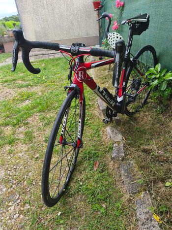 Used Trek Custom Shimano Dura Ace 2014 Road & Gravel, Red — image 6 of 7