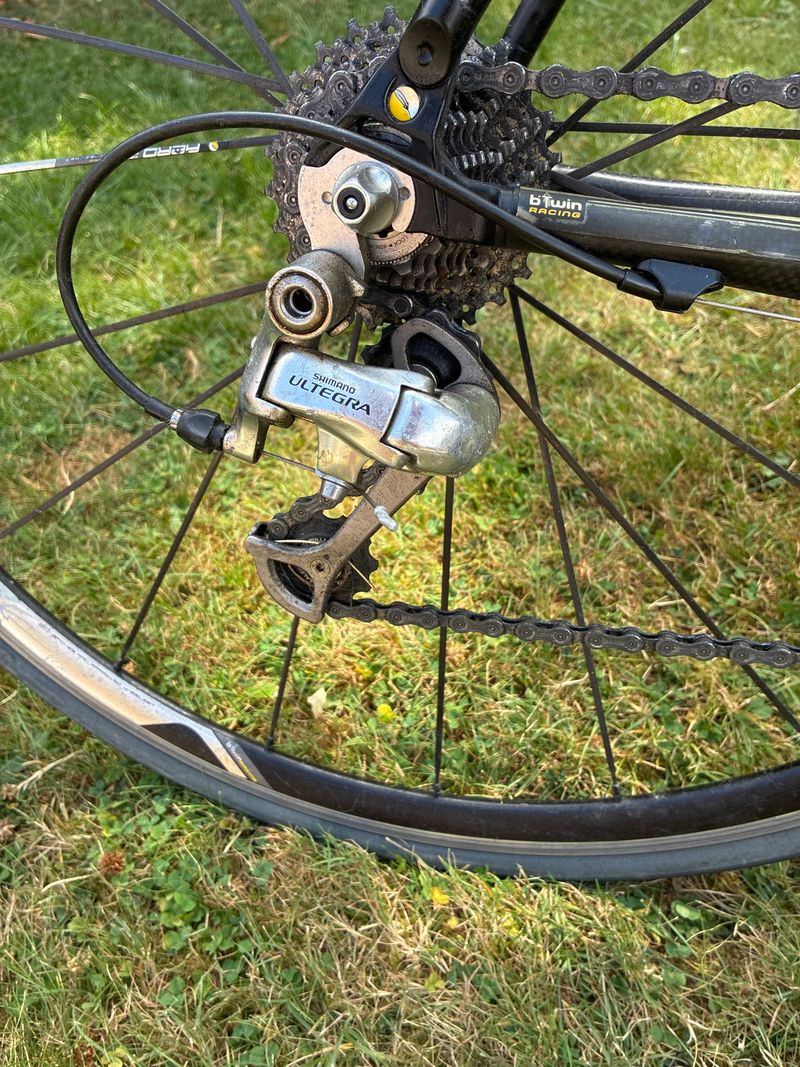 Used B Twin Custom Shimano Ultegra 2010 Road & Gravel, Black — image 3 of 3