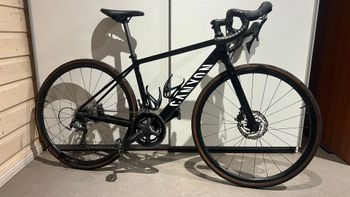 Canyon Endurace Young Hero 2026 2026 Road & Gravel usato