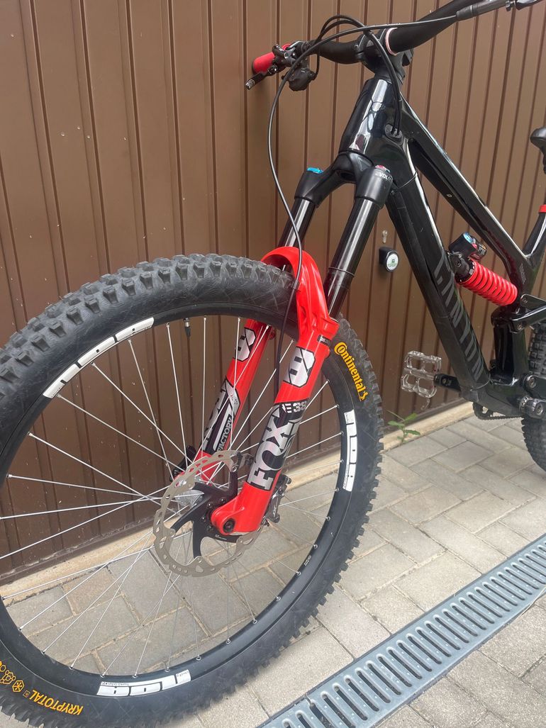 Gebrauchtes Canyon Torque 29 CF 8 2023 2023 Mountainbike, Schwarz, 29 — Bild 4 von 8