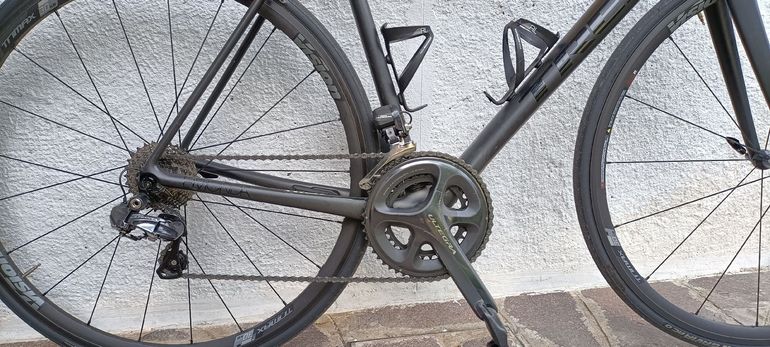 Trek Émonda SL 6 2016 2016 Road & Gravel usato, Nero — immagine 2 di 3