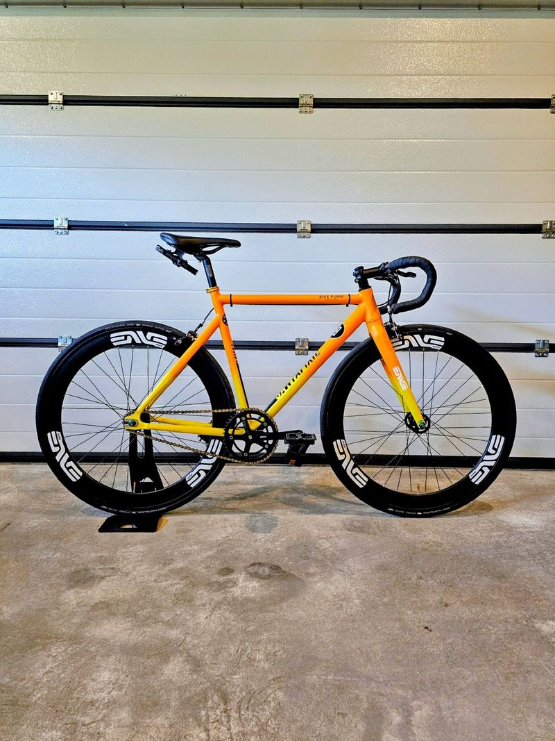 Tweedehands Santa fixie Custom Single Speed / Fixed Gear 2022 Road & Gravel
