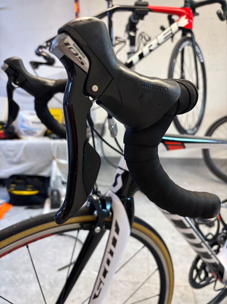 Used Scott solace Custom Shimano 105 2017 Road & Gravel, White — image 8 of 11