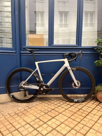 Używany Focus IZALCO MAX 9.8 2025 2025 Road & Gravel