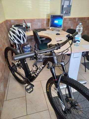 Used Trek Procaliber 9.6 2020 2020 Mountainbike, Black, 27.5, 29 — image 2 of 6
