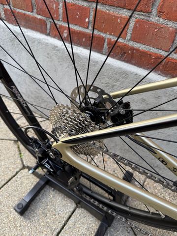 Lapierre Pulsium Shimano 105 2024 Road & Gravel usato, Grigio chiaro — immagine 9 di 15