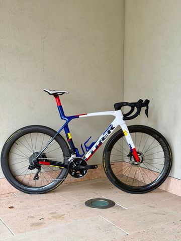Trek Madone Shimano 105 2026 Road & Gravel usato