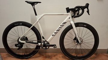 Käytetty Canyon Inflite CF SLX 8 AXS 2024 2024 Road & Gravel