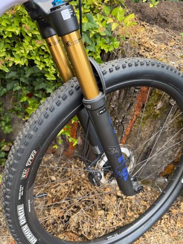 Orbea OIZ M-PRO 2024 2024 Mountainbike usato, Viola — immagine 3 di 7