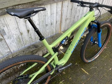 Gebrauchtes Santa Cruz Blur Shimano XTR 2023 Mountainbike, Grün, 29 — Bild 3 von 7