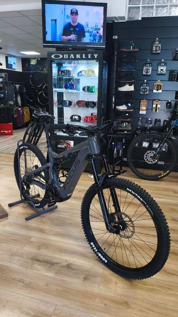 Used Focus Jam Shimano Deore XT 2024 Mountainbike, Light Gray — image 1 of 7