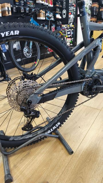 Used Focus Jam Shimano Deore XT 2024 Mountainbike, Light Gray — image 4 of 7