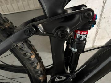 Trek Top Fuel 9.8 2020 2020 Mountainbike usato, Nero — immagine 6 di 9