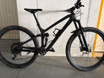 Trek Top Fuel 9.8 2020 2020 Mountainbike usato, Nero — immagine 1 di 9