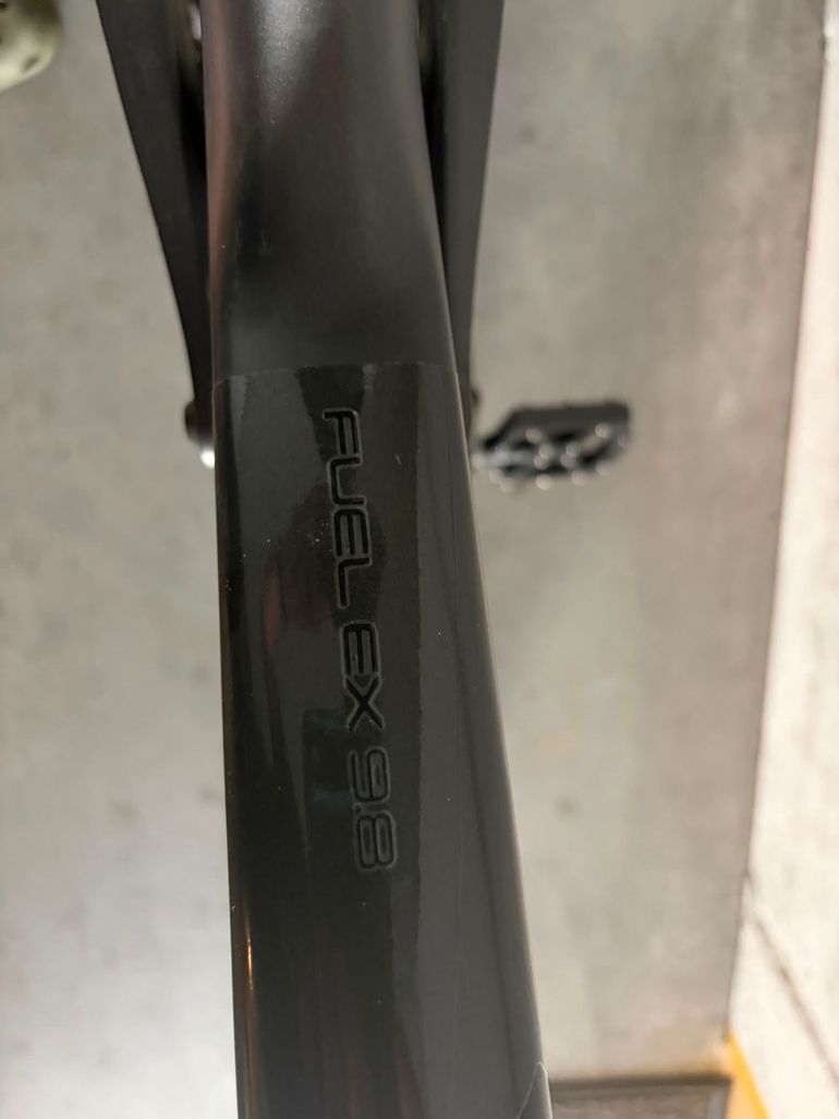 Brugt Trek Top Fuel 9.8 2020 2020 Mountainbike — billede 7 af 9